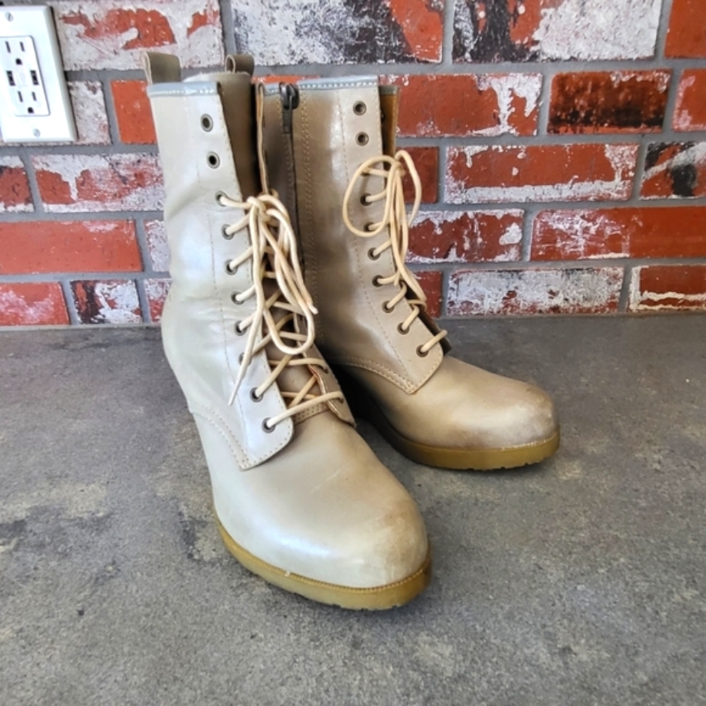 Stylish Women's Lace-Up Boots